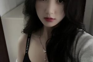 性瘾大胸妹子会喷水