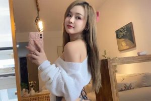 年轻靓丽的反差女性价比贼高