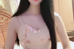 像极了邻家大姐姐，温柔体贴大方