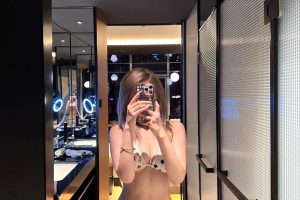 刚刚下海兼职奶大水多活好逼嫩性感尤物