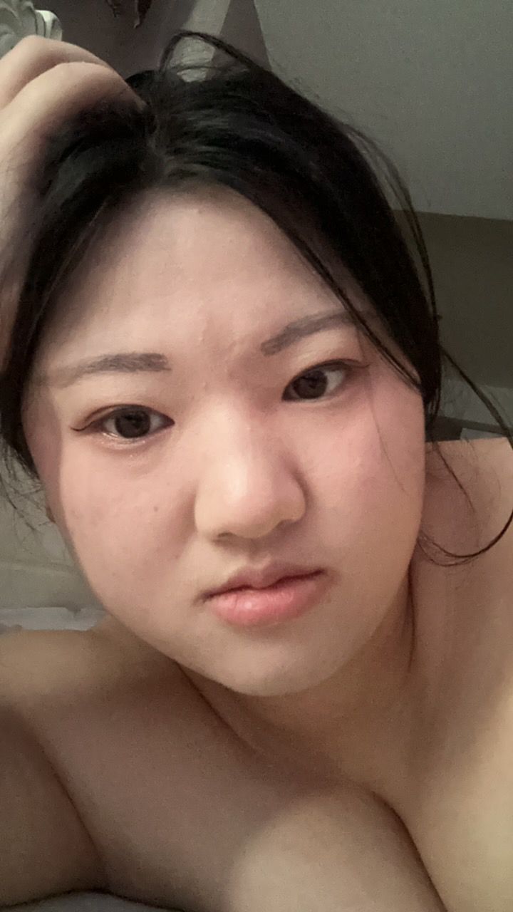 妹子胸大是重点 漂亮的