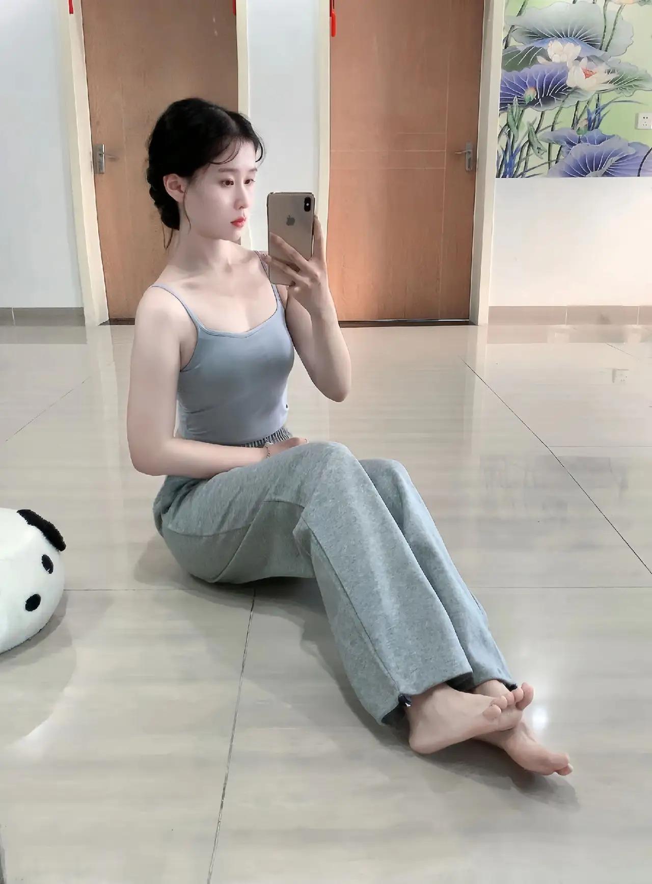 粉嫩鲍鱼零蛋小姐姐