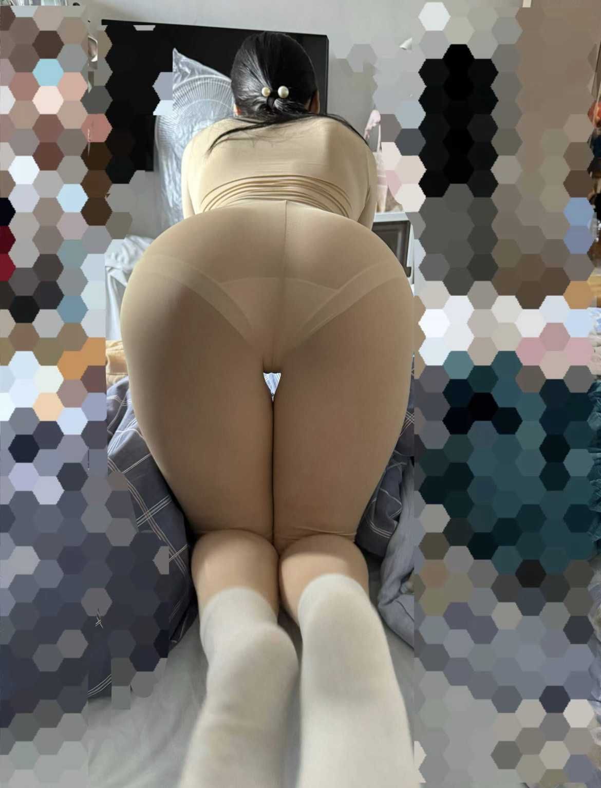 双飞青青火辣身材的姐妹花，紧致嫩