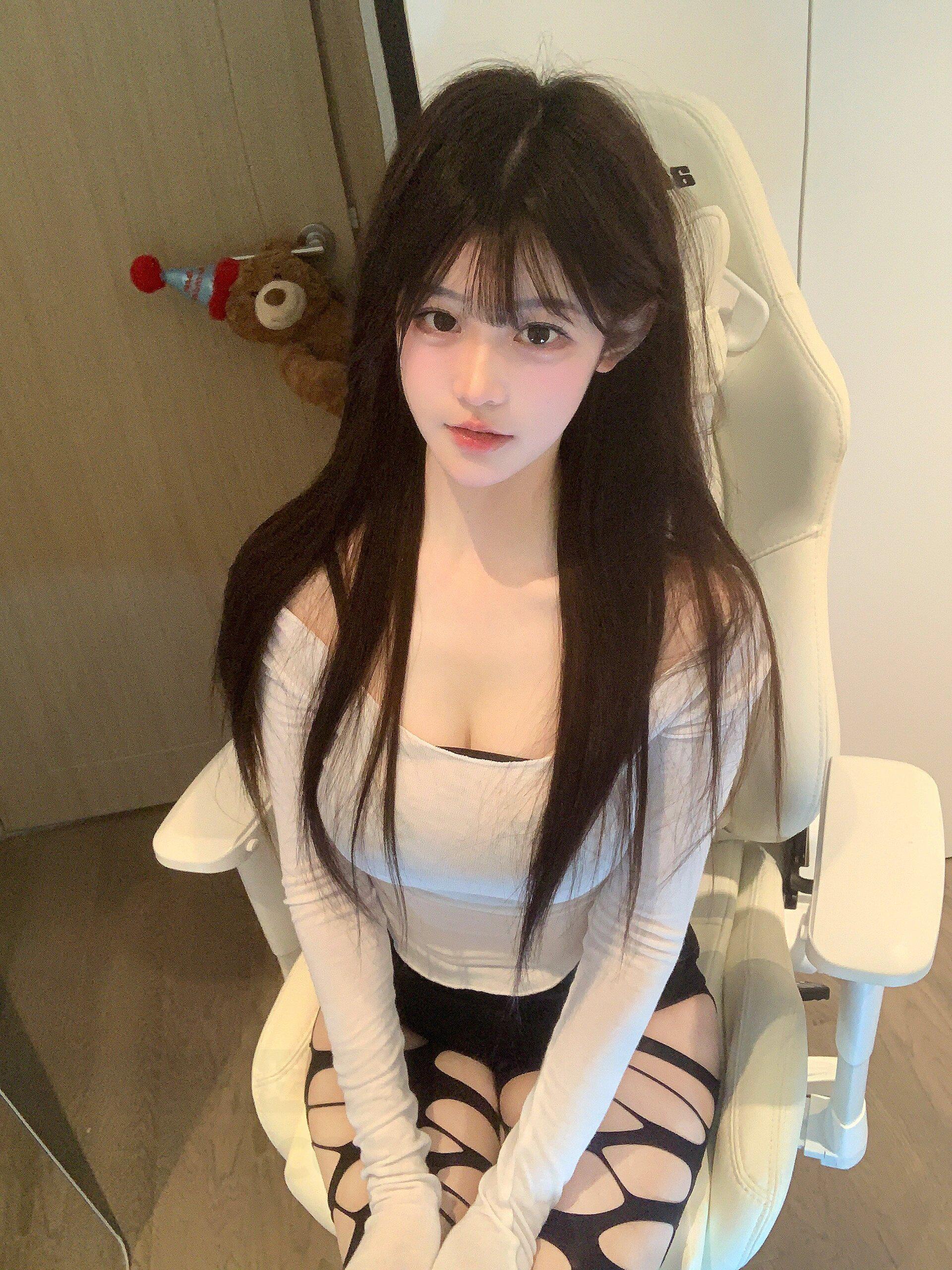 前凸后翘服务一流水妹妹