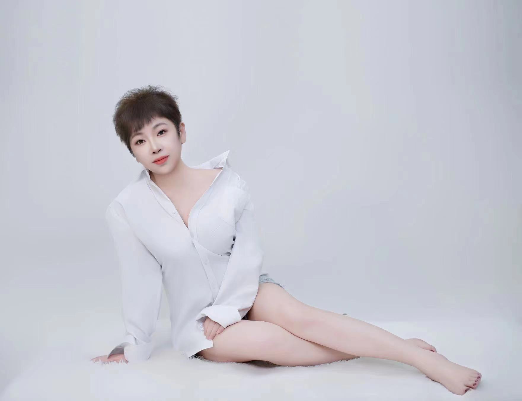 御姐骚货 易高潮到三分钟就抽搐微喷