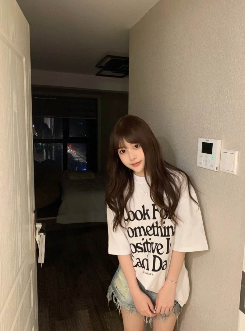 妹子刚做兼职，做中项让人爽到起飞