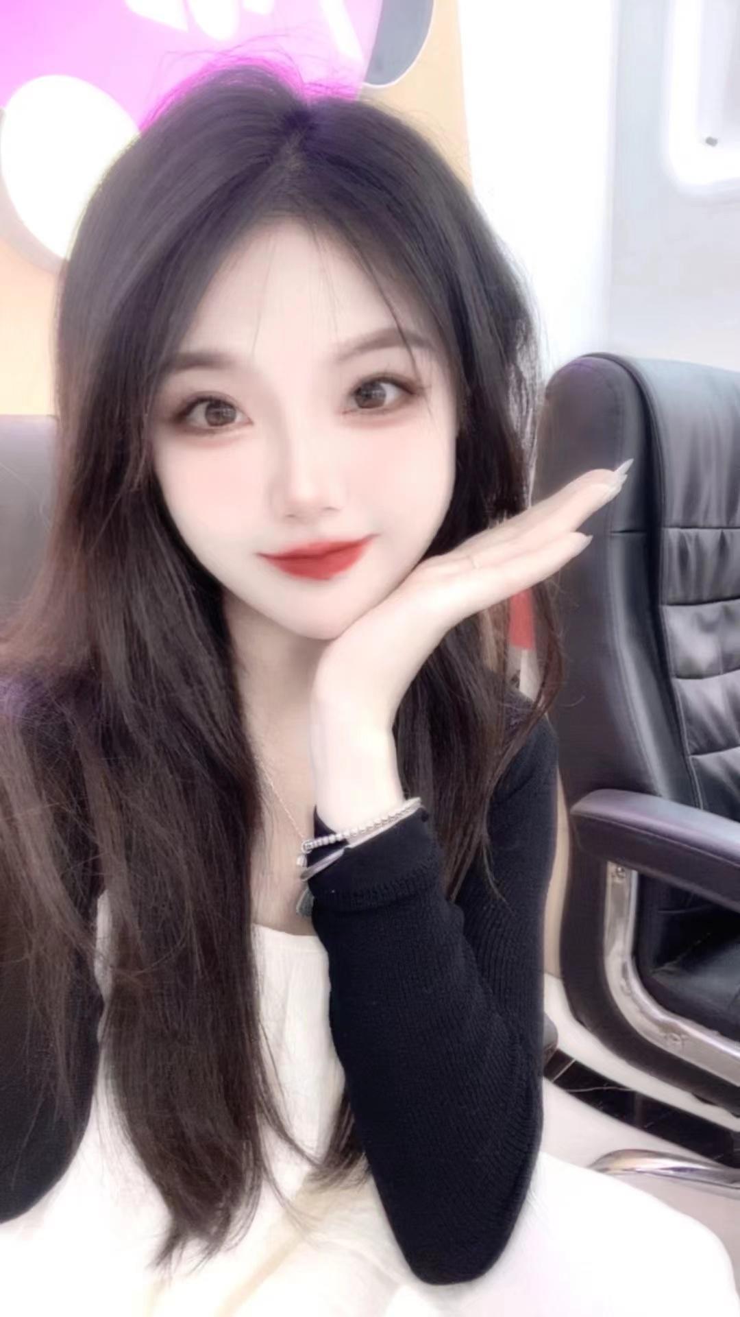 可深可浅的中项服务小姐姐  