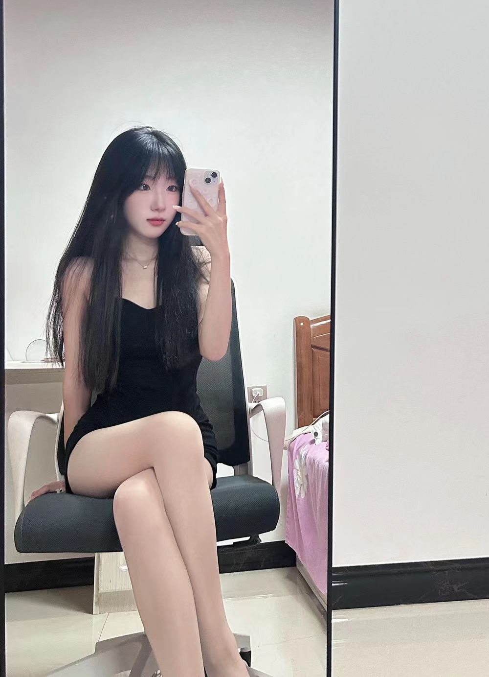 刚毕业下海21岁女大